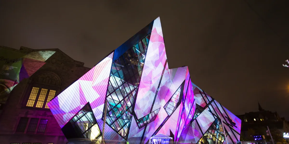 5 Best Attractions Toronto Has To Offer