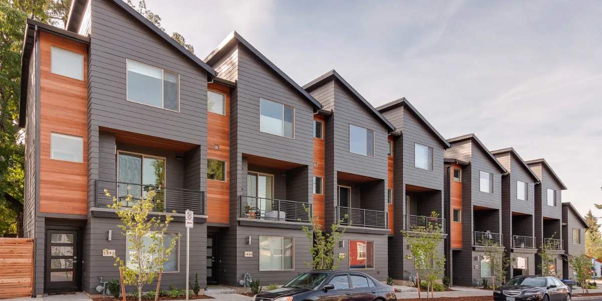Condos Vs. Townhouses; Which Should I Invest In?